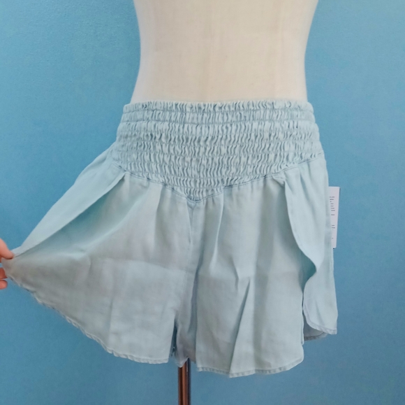 NEW!Guess XL blue smock tulip shorts - Picture 5 of 12